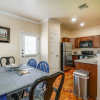 Отель San Antonio Townhome ~ 2 Mi to Aquarium!, фото 13