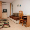 Отель Convenient 1-Bedroom Flat next to Harmanite Beach, фото 4
