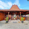 Отель OYO 92606 Djoglo Boto Homestay Syariah, фото 10