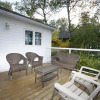 Отель Lakefront Cottage in Manitou Beach, фото 6