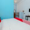 Отель OYO 2450 Hening Homestay Near Pantai Tanjung Bias, фото 6