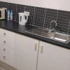 Отель Lovely 3-bed Apartment in Parkgate Rotherham, фото 5