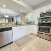 Отель West Hyde Park 3 Br Condo, фото 6
