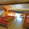Отель Renovated Farmhouse Completely Furnished For Groups Of Up To 32 People, фото 16