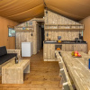 Отель Nice Safari Tent With Kitchen, 8 km. From Helmond, фото 4