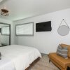 Отель South Bayfront Entire Home 6 bed / 4.5 bath на пляже Newport Beach