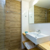 Отель Golden Coast Apartments, фото 8
