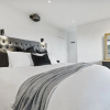 Отель High-end 3BR House - Skytower View, фото 30