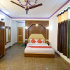 Отель OYO 11733 Hotel Sunlight, фото 11
