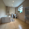 Отель Spacious 4 Bedroom House - Central & Pet Friendly, фото 1