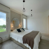 Отель Beautiful Penthouse Apartment With Terrace - 4 Minute Walk to the Beach, фото 3
