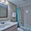 Отель Monaco Sands Heated Pool Beachfront, фото 4