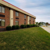 Отель Red Roof Inn & Suites Jacksonville, NC, фото 1