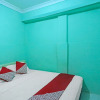 Отель OYO 92496 Faraas Homestay Syariah, фото 14