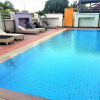 Отель Swimming Pool View Spacious Studio 5 Min To Beach, фото 8