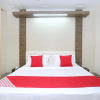 Отель Gold Star by Oyo Rooms, фото 8