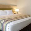 Отель Country Inn & Suites by Radisson, McDonough, GA, фото 8