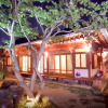 Отель Jeonju Omokheon Hanok Stay, фото 1