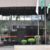 Отель Crystal Plaza Hotel, фото 1