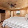 Отель Thunder Mountain Lodge 5 Bedroom Cabin by Redawning, фото 18