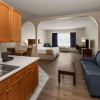 Отель OYO Townhouse Houston Brookhollow, фото 17
