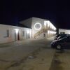 Отель Hôtel La Pause в Эвре
