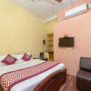 Отель B Square Homes by OYO Rooms, фото 7