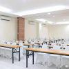 Отель LeGreen Suite Ratulangi, фото 14