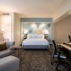 Отель Courtyard by Marriott Calgary South, фото 7