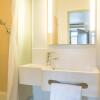 Отель B&B HOTEL Toulon La Seyne-sur-Mer, фото 9