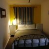 Отель Cosy 1-bed Apartment in Swindon, Private Parking, фото 4