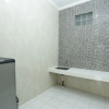 Отель RedDoorz @ Mahendradatta Selatan, фото 9