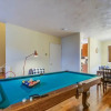 Отель Modern Townhouse w/ Pool Table by Cozysuites, фото 20