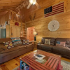 Отель Dancing Bears Cabin With hot tub Fireplace Creek, фото 2