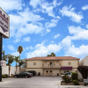 Отель Howard Johnson by Wyndham Bakersfield, фото 1