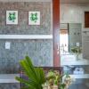 Отель Villa Namu Beach House Suites, фото 1