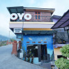 Отель OYO 927 Carina Hotel, фото 1