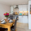 Отель Stylish 1 Bed in West Kensington 7mins To Tube, фото 8