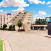 Отель Comfort Inn & Suites Crabtree Valley, фото 1