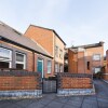 Отель Stylish and Quirky 2BR Maisonette in Fulham, фото 1