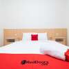 Отель RedDoorz near Griya Agung Palembang, фото 3