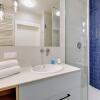 Отель Blue Mandarin Apartments, фото 29