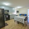 Отель Stay With Ease Hospitality! 1 Bed 1 Bath, фото 7