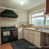 Отель Maidstone Family Homes - Upper Road, фото 3