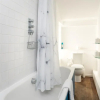 Отель Super 1BD Flat in the Heart of Blackheath Village, фото 7