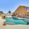 Отель Spacious Glendale Home: Walk to State Farm Stadium, фото 15
