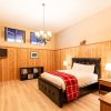 Отель Beautiful 4-Bedroom Contemporary Mountain Home 4 Condo by RedAwning, фото 3