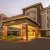 Отель La Quinta Inn & Suites by Wyndham Santa Clarita - Valencia, фото 1