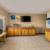 Отель Comfort Inn & Suites near Kino Sports Complex, фото 22