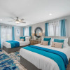 Отель Chic 8BR with Heated Pool & Waterview, фото 28